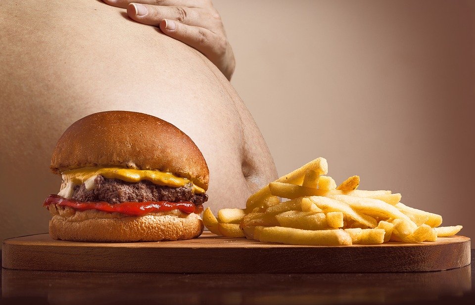 Pesadez estomacal o indigestión: causas y cómo evitarla