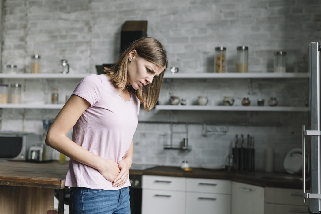 Mujer con Dolor Abdominal Butilbromuro de Hioscina Laboratorios Farma Femmex