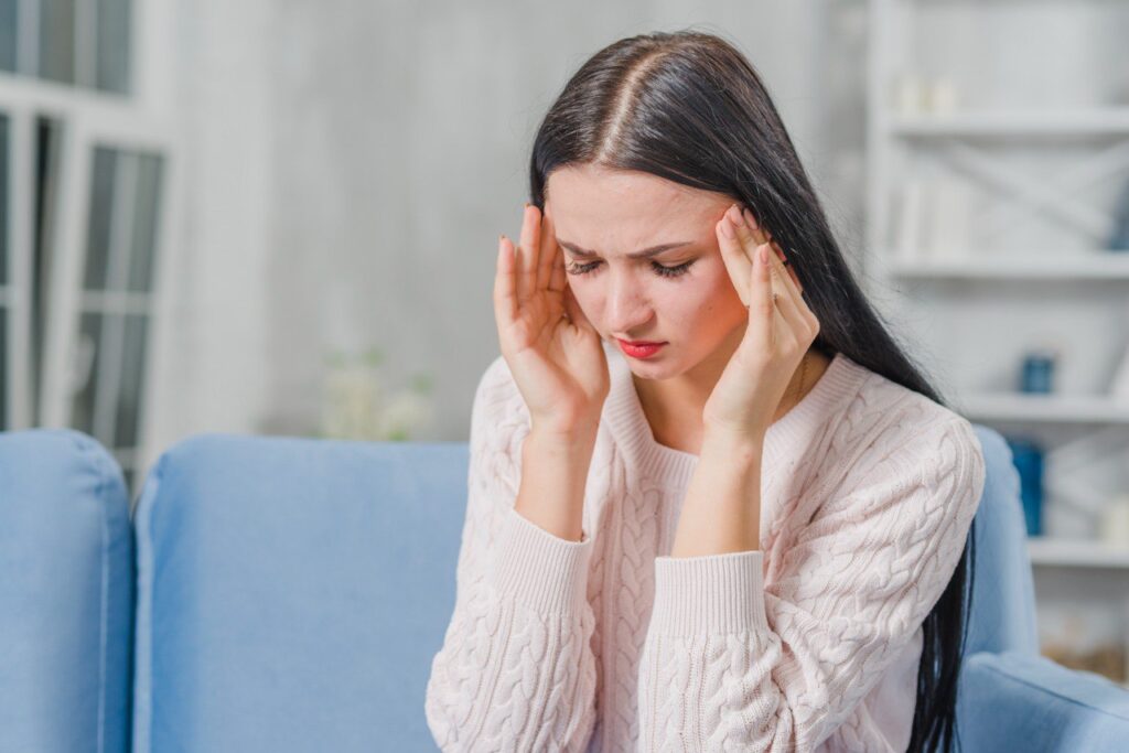Síntomas de una migraña: ¿Por qué dan ganas de vomitar?